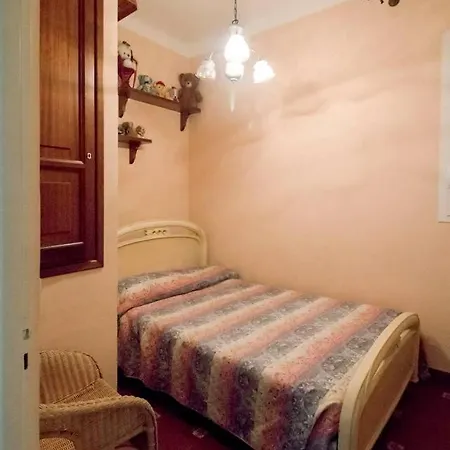 Appartement Bussana Forever, Est